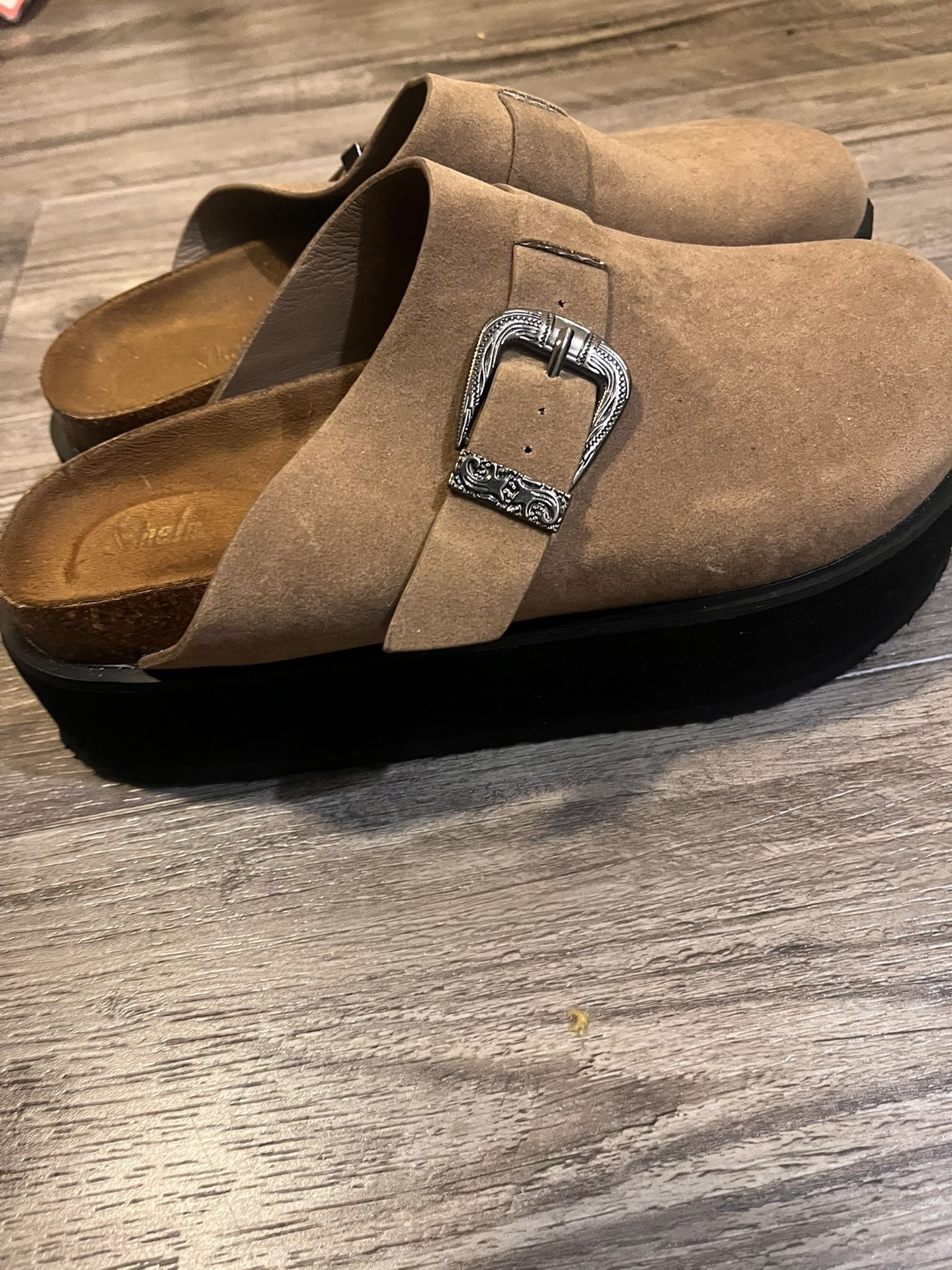 Birkenstock-Style Suede Platform Clogs – Size 9