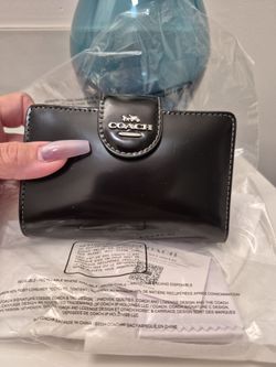 COACH NWT AUTHENTIC Black Napa Leather corner zip wallet