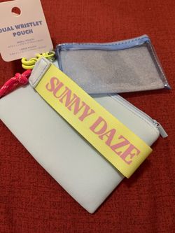 Dual wristlet pouch