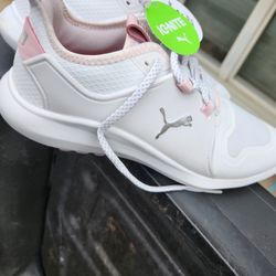 Size 7.5 Puma Ignite Fasten8