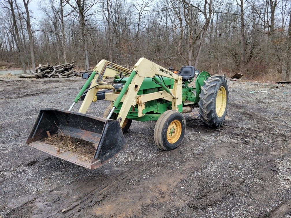 John Deere 1020 W/loader 