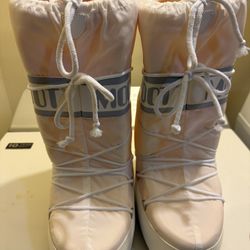 Moon Boots