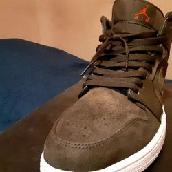 Size 12 Jordan Mid with Og Box