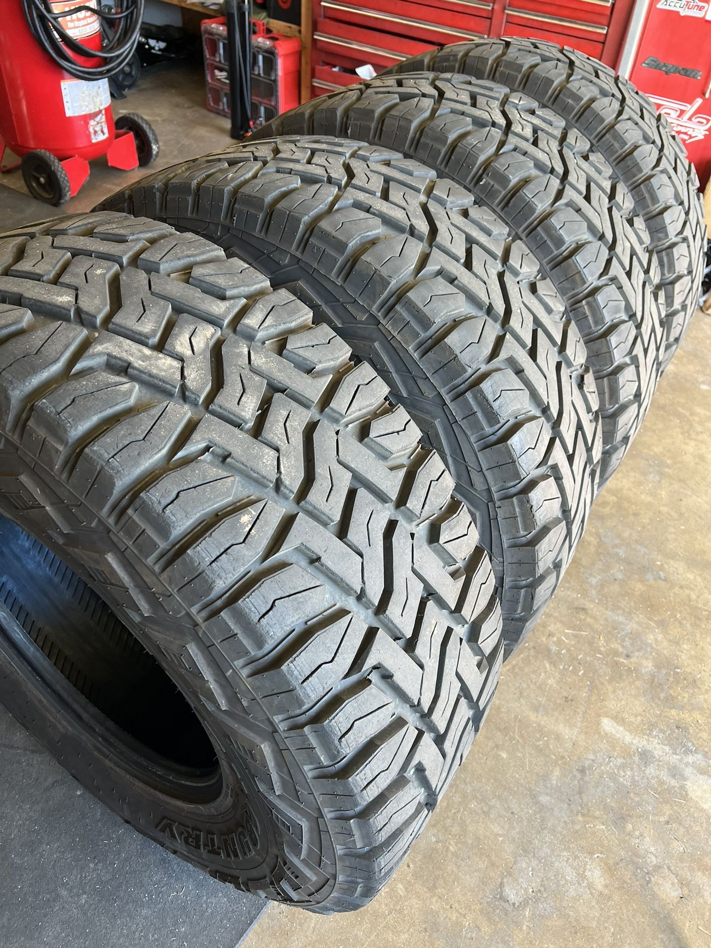 Toyo Open Country R/T 35x12.50r17 Plus 1 MT