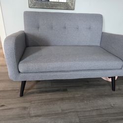 Gray Loveseat Great Condition 