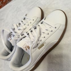 Pumas Shoes