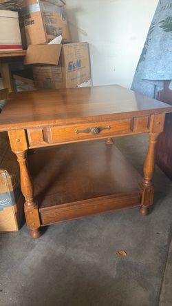 2 beautiful vintage side tables