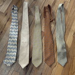Bundle of 5 ties in great condition 