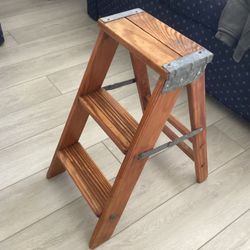 Preowned Vtg. Wood Step Stool Portable Foldable Ladder Plant Stand 22”