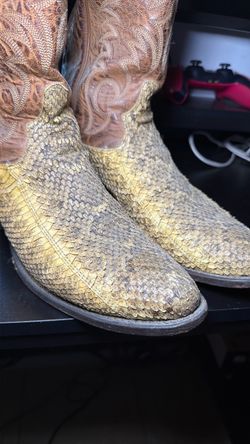diamond back rattle snake skin boots