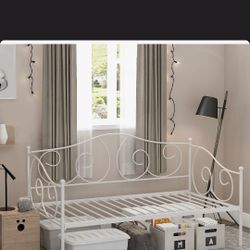 White Metal Daybed