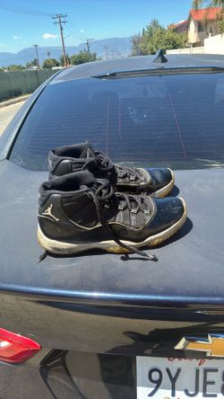 JORDAN 11 BLACK