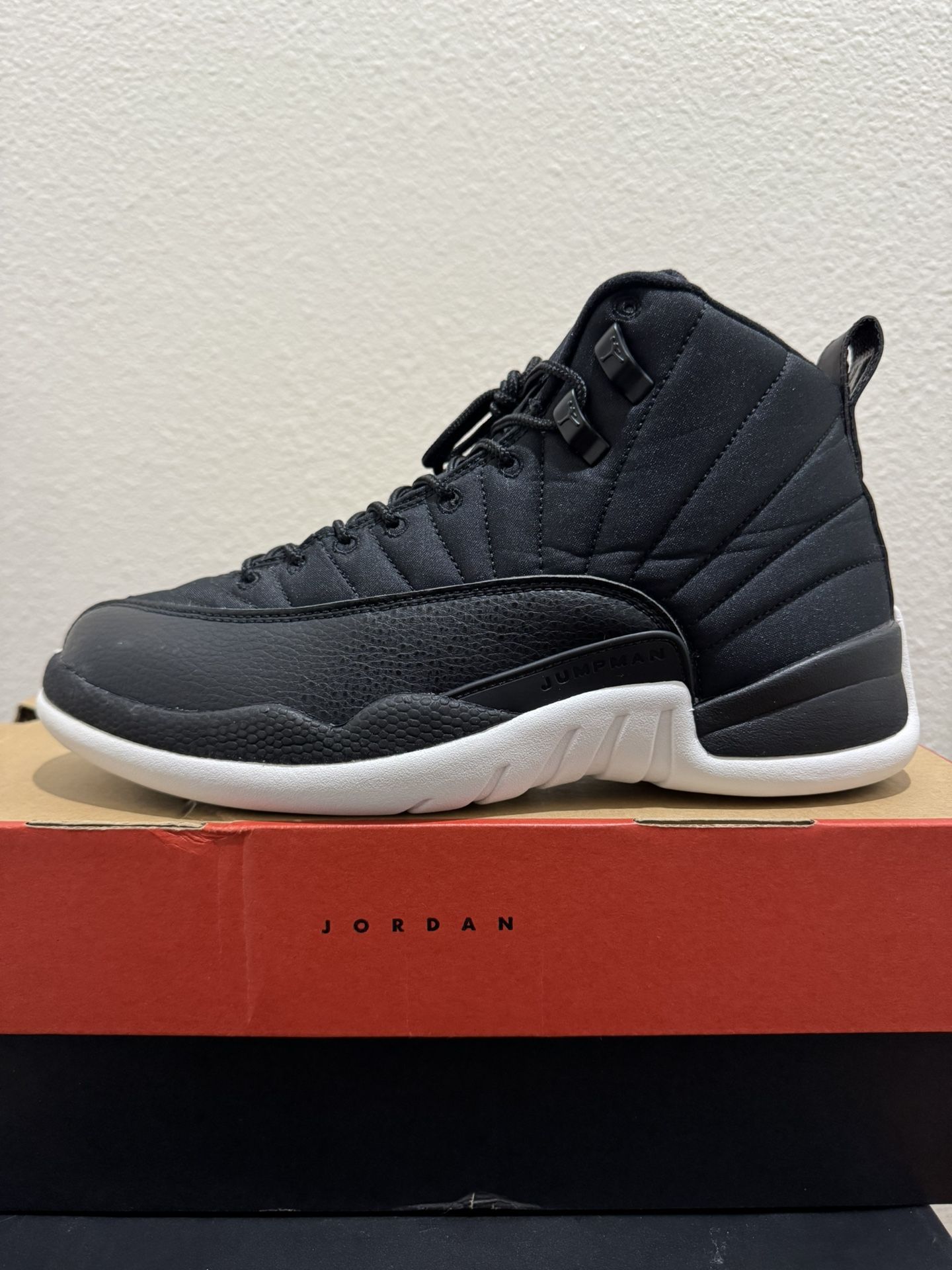 Jordan 12 Retro Neoprene/Nylon Size 8.5 Mens (Slight Yellowing)