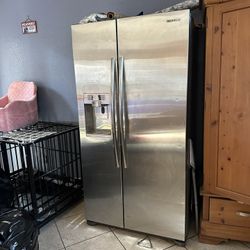 Samsung Fridge Works Perfectly Fine L