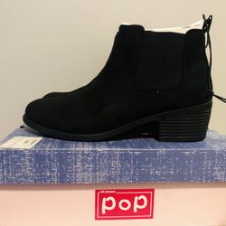 $20 For This Black Suede boots Size 9 It’s All Brand New With Box With A High Quality Original Price Is $70