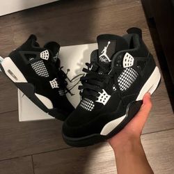 Jordan 4 Thunders 