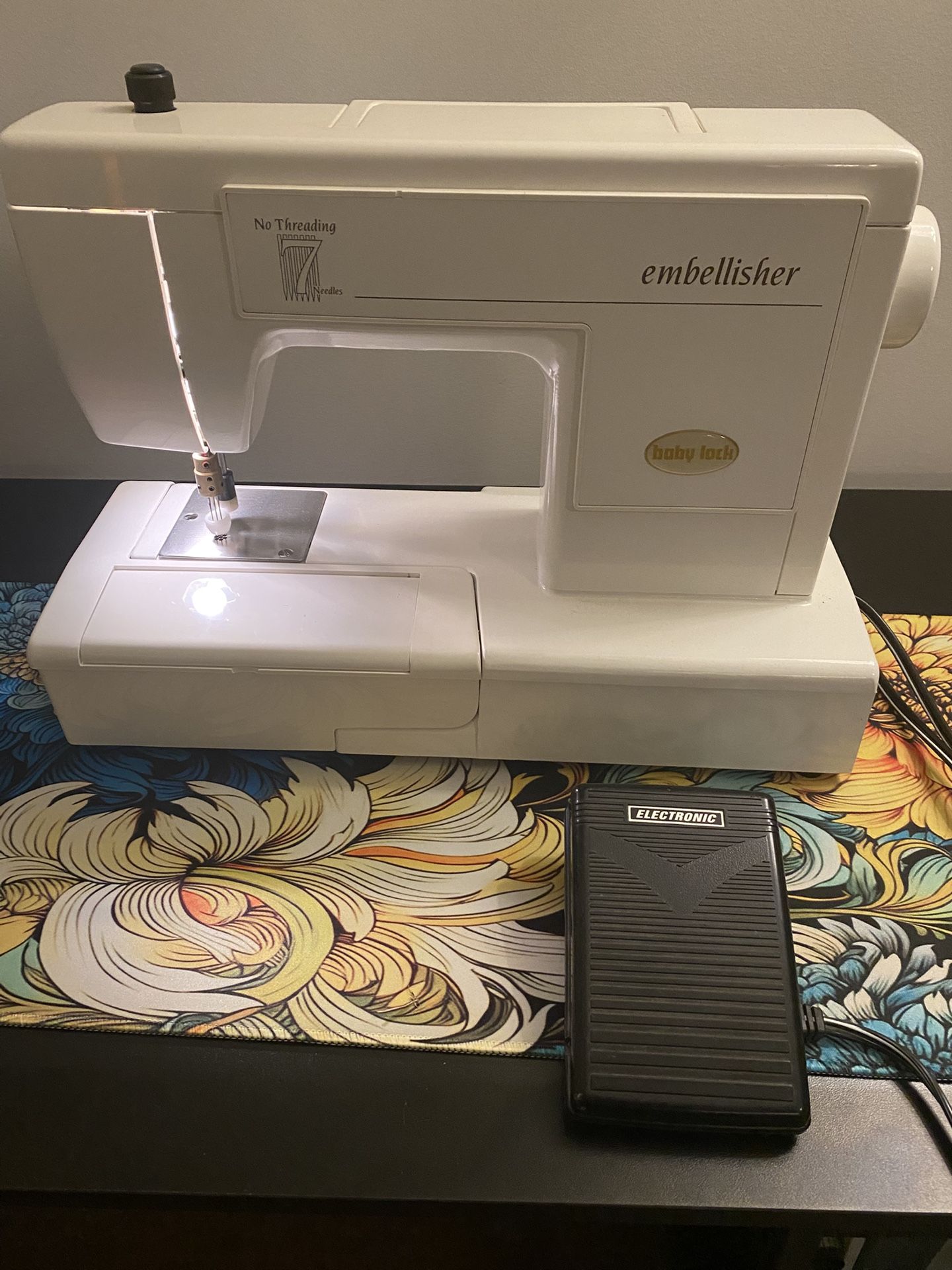 Baby Lock Embellisher 7 Needle Sewing Machine w/ Pedal; Model EMB7; Tested & Working