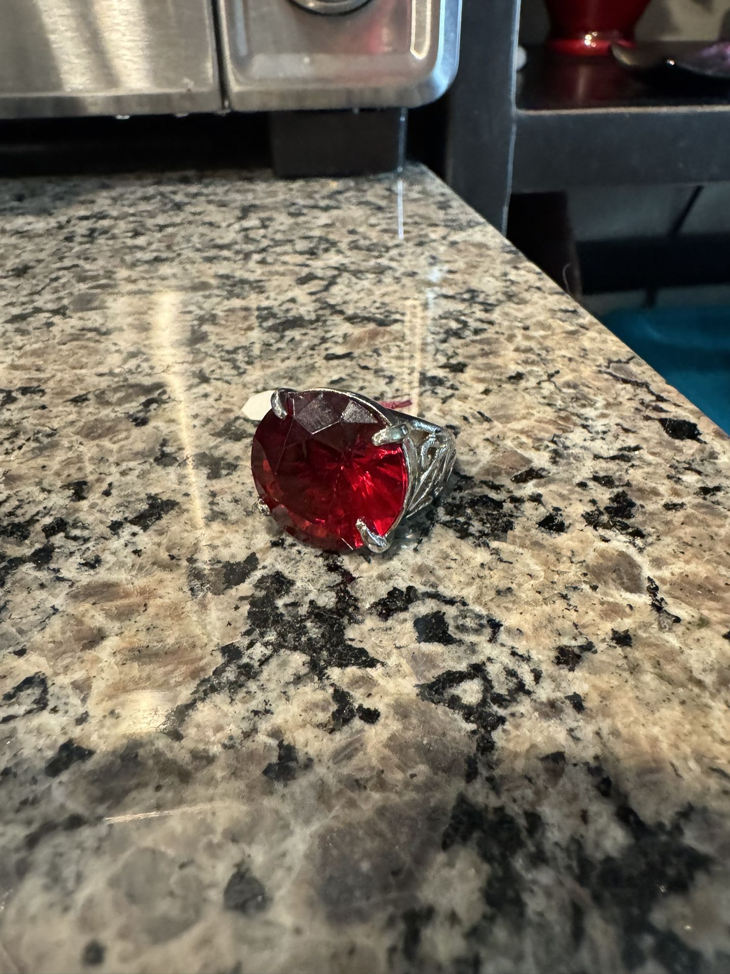RED BLING GEM RING sz.7.5