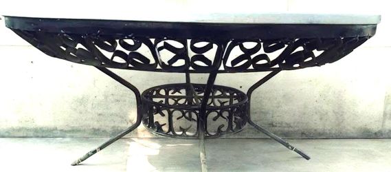 Solid marble COFFE table in and out door good shape Really heavy 38” x 20” high $280 Firm and others ITEAMS prices are in each PICTURE