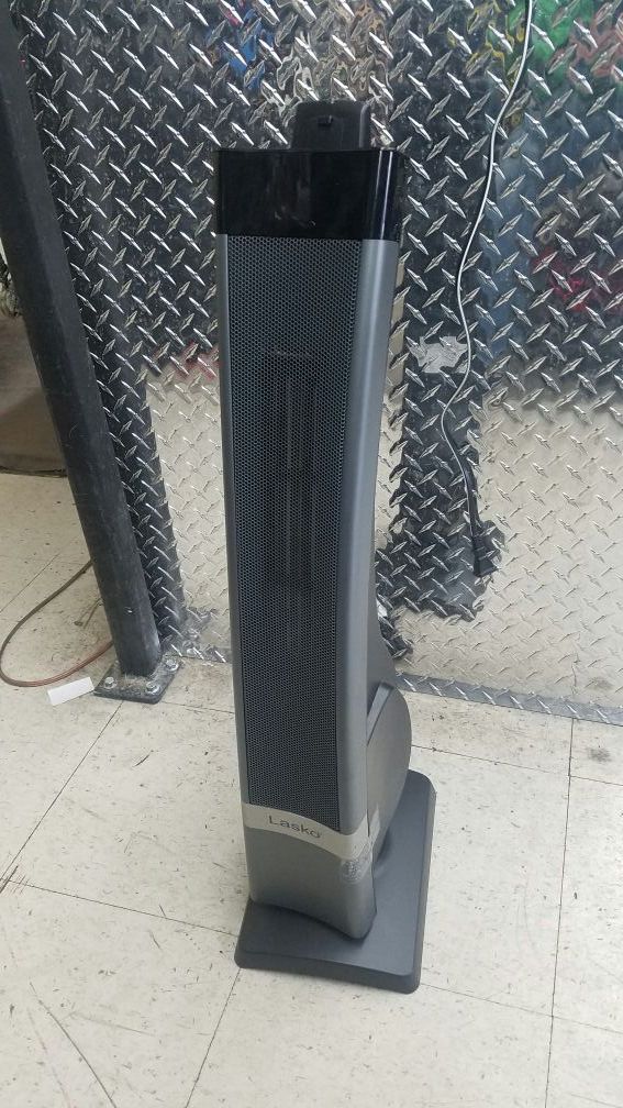 Lasko CT30710 Ceramic Tower Heater for Sale in Phoenix, AZ - OfferUp