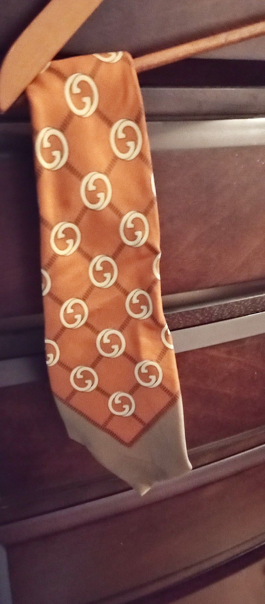 Tie Man's Gucci PENDING