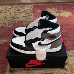 Air Jordan 1 Mochas