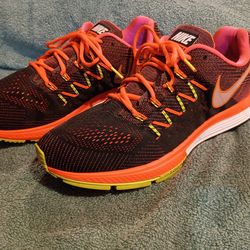 NIKE VOMERO 10 SZ 11