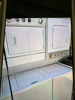 Whirlpool 27 Stacked Washer Dryer gas Heavy Duty