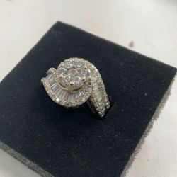 14k Diamond Cluster Fashion Ring