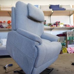 Flexsteel Zecliner Power Lift Sleep Recliner with Power Headrest and Lumbar – Light Gray