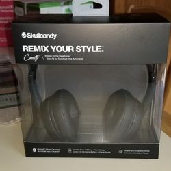 NEW IN BOX SKULLCANDY S5CSW WIRELESS HEADPHONES.  PICK UP MIDDLEBORO ONLY FINAL SALE 