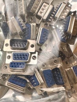 DB9 male connectors. Box with 20 connector. New