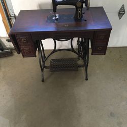 Antique Sewing Machine 