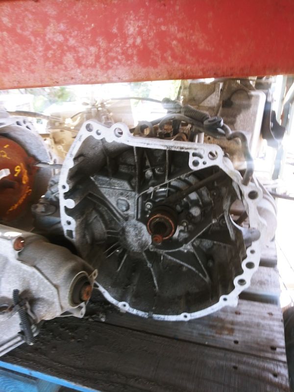 Nissan Altima 2008 , manual transmission 2.5 come with warrenty for