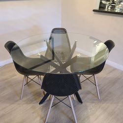 Round Glass + Chairs