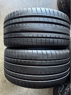 Pair of 275 30 20 Goodyear Eagle f1 run flat tires