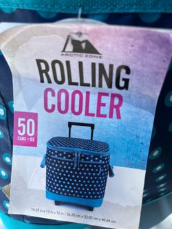 Cooler holds 50 cans new never hse