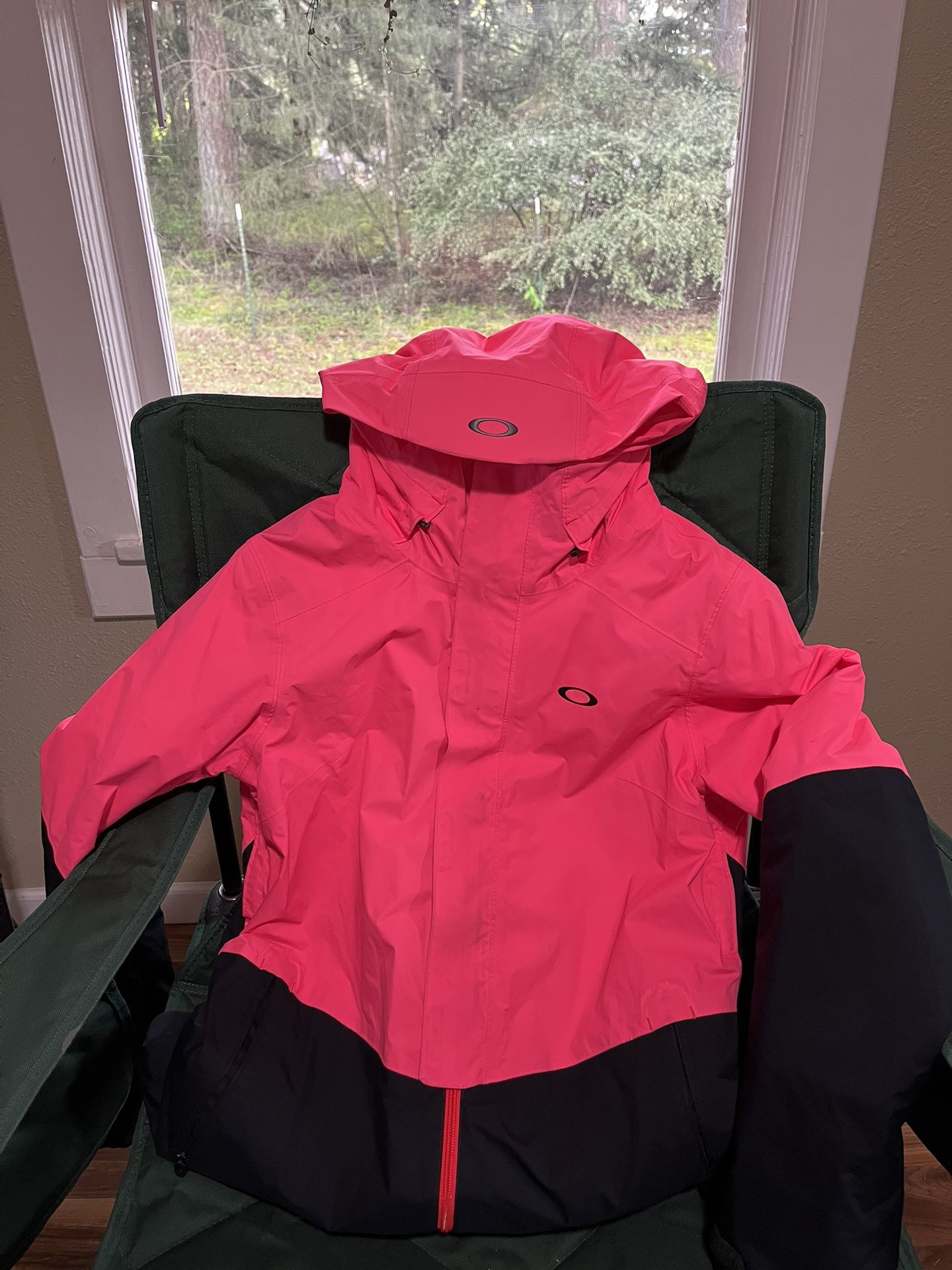 Women’s Oakley Insulated Ski Jacket 15k Waterproofing Sz MEDIUM