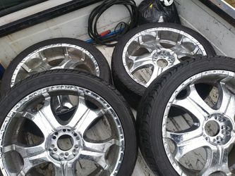 Tire n rim 285/40R22 six lugs universals no center caps