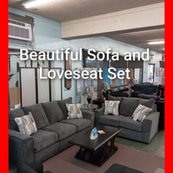 🥰 Beautiful Sofa And Loveseat Set 