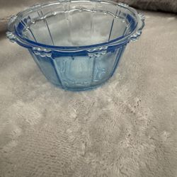 Beautiful Vintage Oyster Blue Bowl