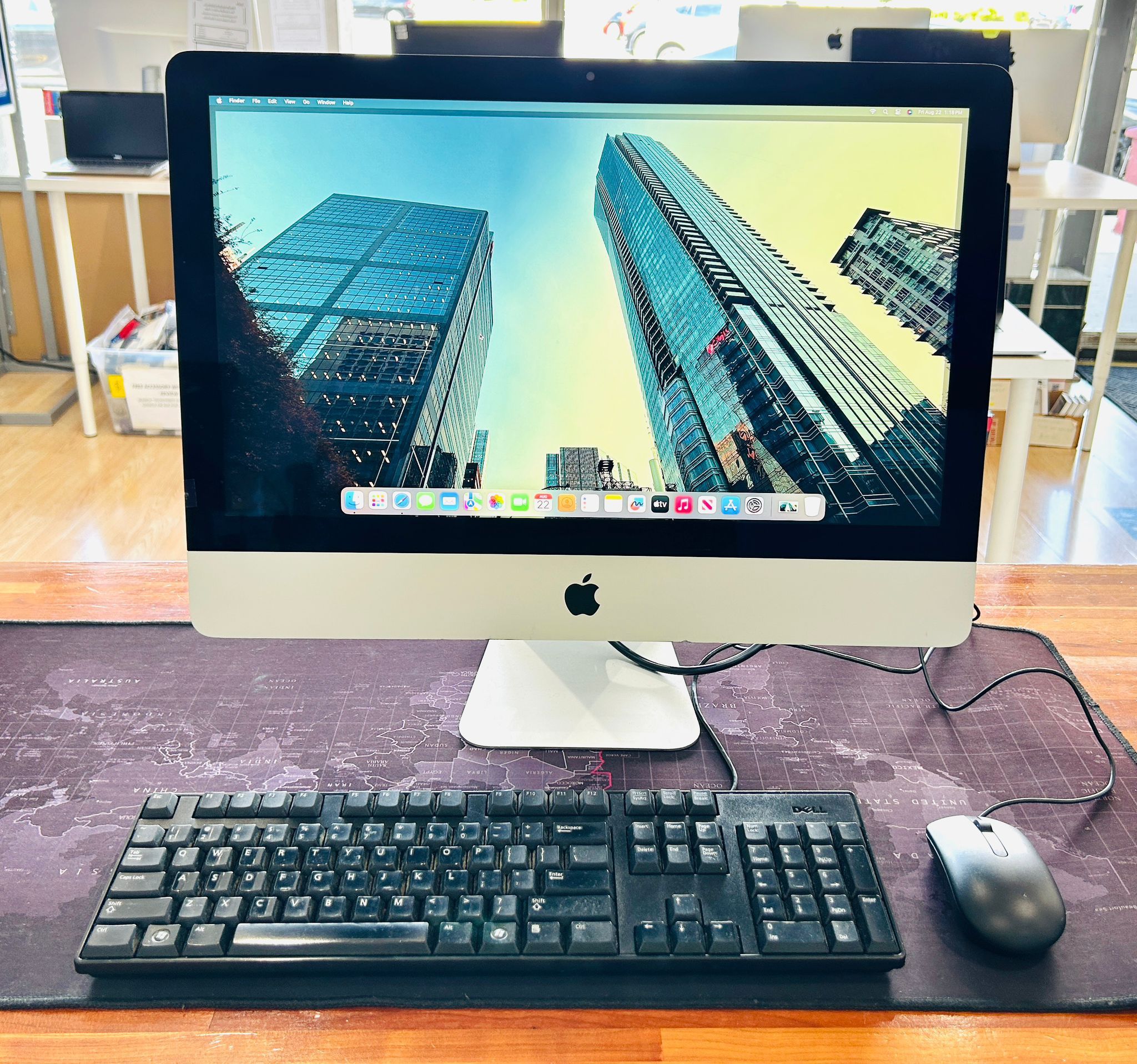 Apple iMac 21” 4K Retina 2019 6-Core i5 16GB RAM 500GB SSD Read Description
