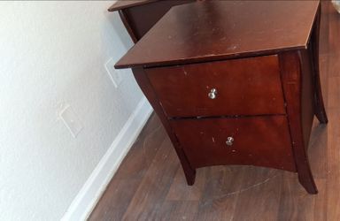 5 drawer dresser + matching night stands