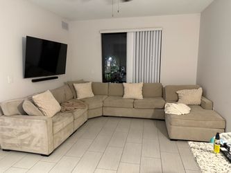 U shaped Couch WITH OTTOMAN STORAGE