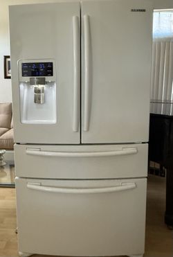 Samsung French-Door Refrigerator with FlexZone Drawer 28 cubic feet