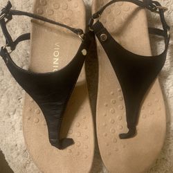 Vionic Kirra- Size 10 Women’s Black Summer Sandals!