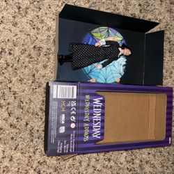 NECA Toys Wednesday Adams Deluxe Figure