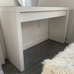 IKEA MALM DESK / VANITY 