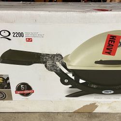 Weber Q 2200 Portable Gas Grill - New