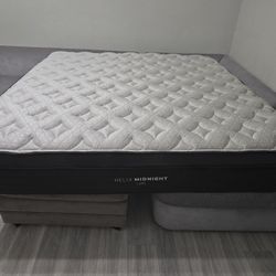 Helix Midnight Luxe King Mattress 